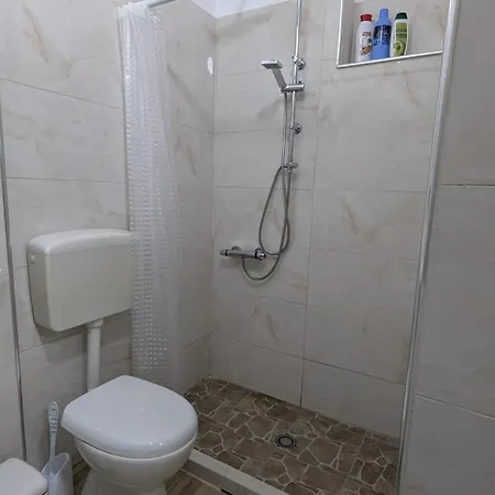 The Parkside Villa Apartment I Berat Exterior photo