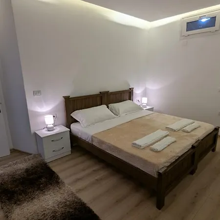 The Parkside Villa Apartment I Berat Exterior photo