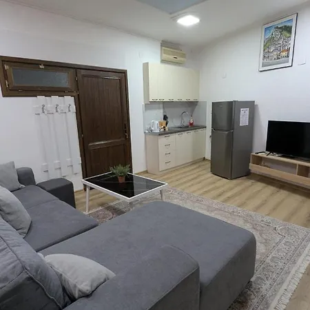 The Parkside Villa Apartment I Berat Exterior photo