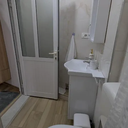 The Parkside Villa Apartment I Berat Exterior photo